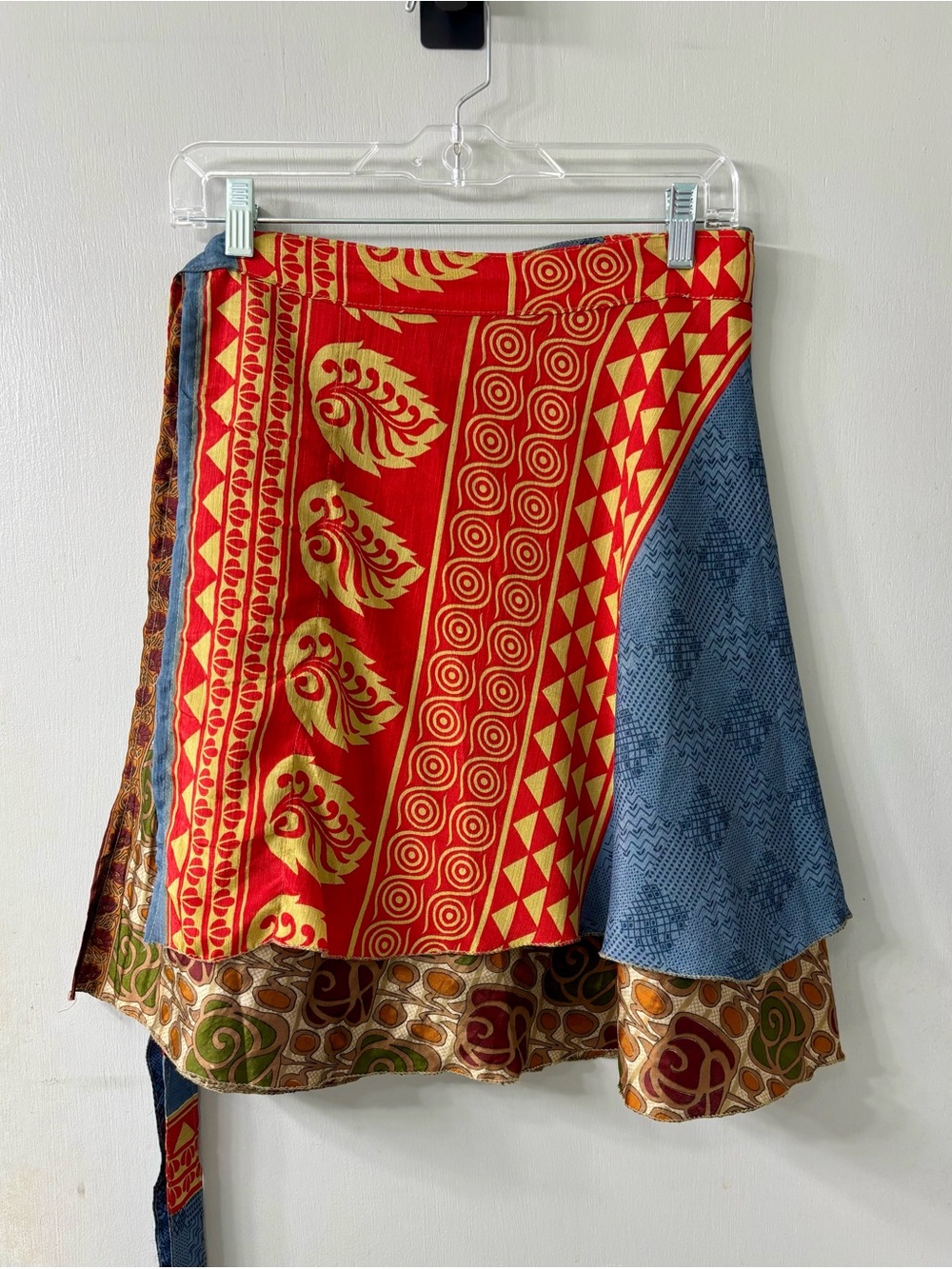 Darn Good Yarn Silk Sari Wrap Mini Skirt XL 14-20 Paisley Multicolor
Reversible